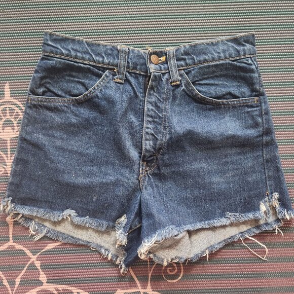 Dark Wash Frayed Hem Denim Shorts - Womens sz 0 - Picture 1 of 1